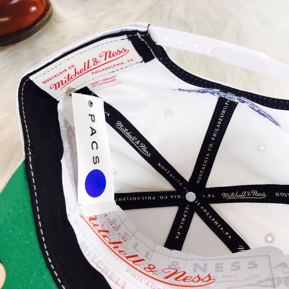 Mitchell & Ness Pistons Snapback Cap Back to Back - Picture 3 of 6